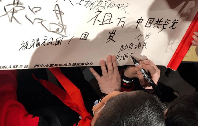 荣耀x40怎么弄小红书的分身应用？游戏画面